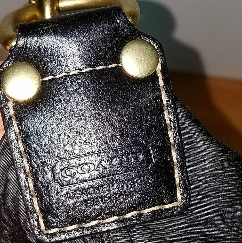 Authentic Coach Hampton Hobo - Picture 4 of 8